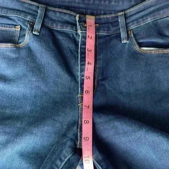 Levi’s Bermuda Short Dark Wash Size 30 - Picture 4 of 9